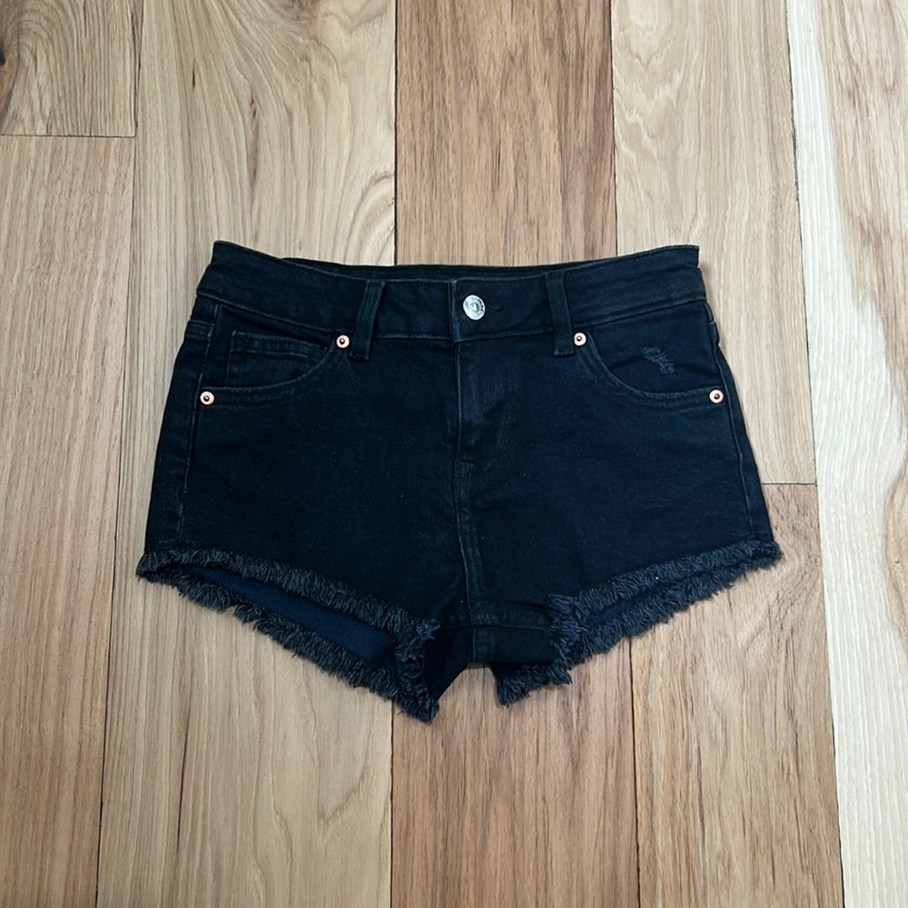 H and M black denim shorts